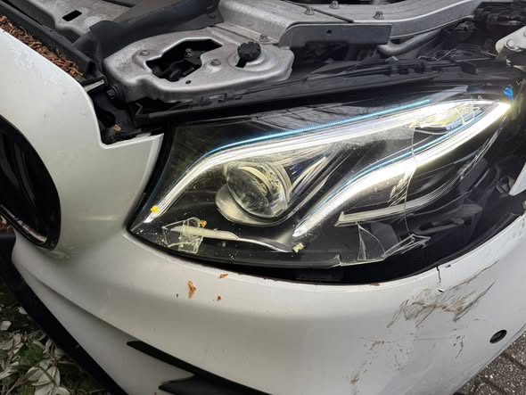 Mercedes — Accident-Damaged Headlight — before