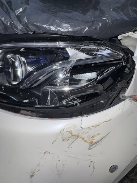 Mercedes — Accident-Damaged Headlight — damage