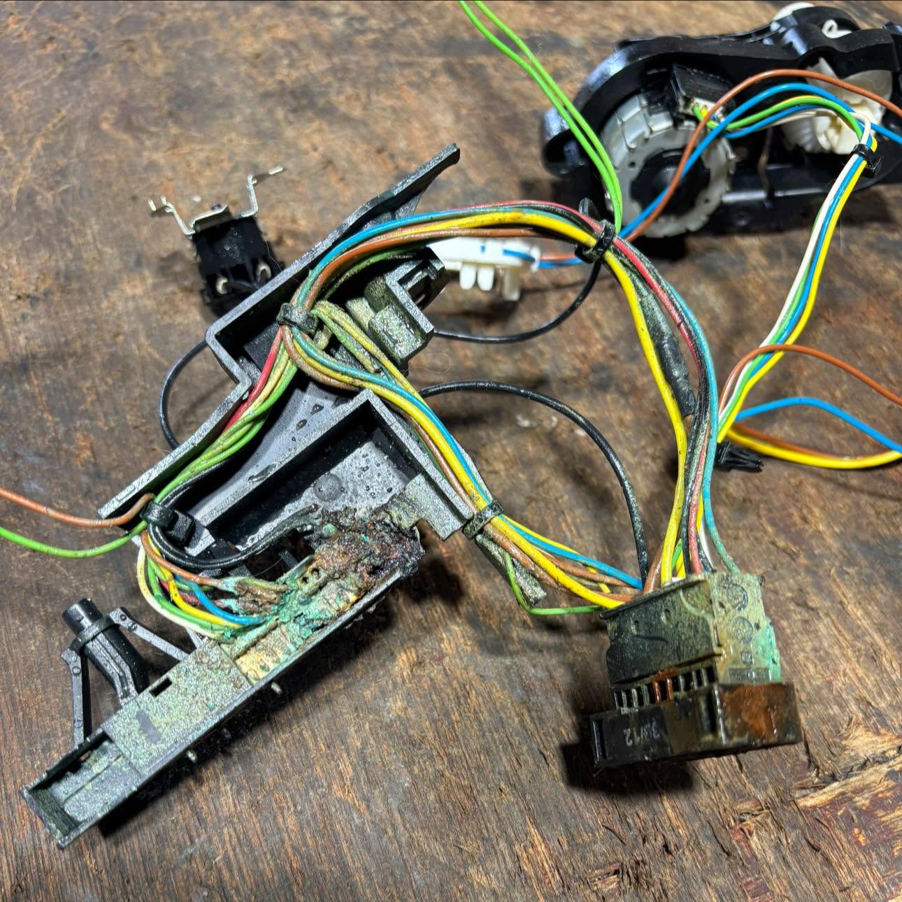 BMW H7 Headlight — Fire Damage Rebuild — wiring