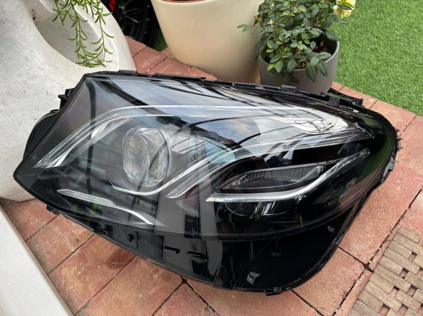 Mercedes — Accident-Damaged Headlight — restored unit