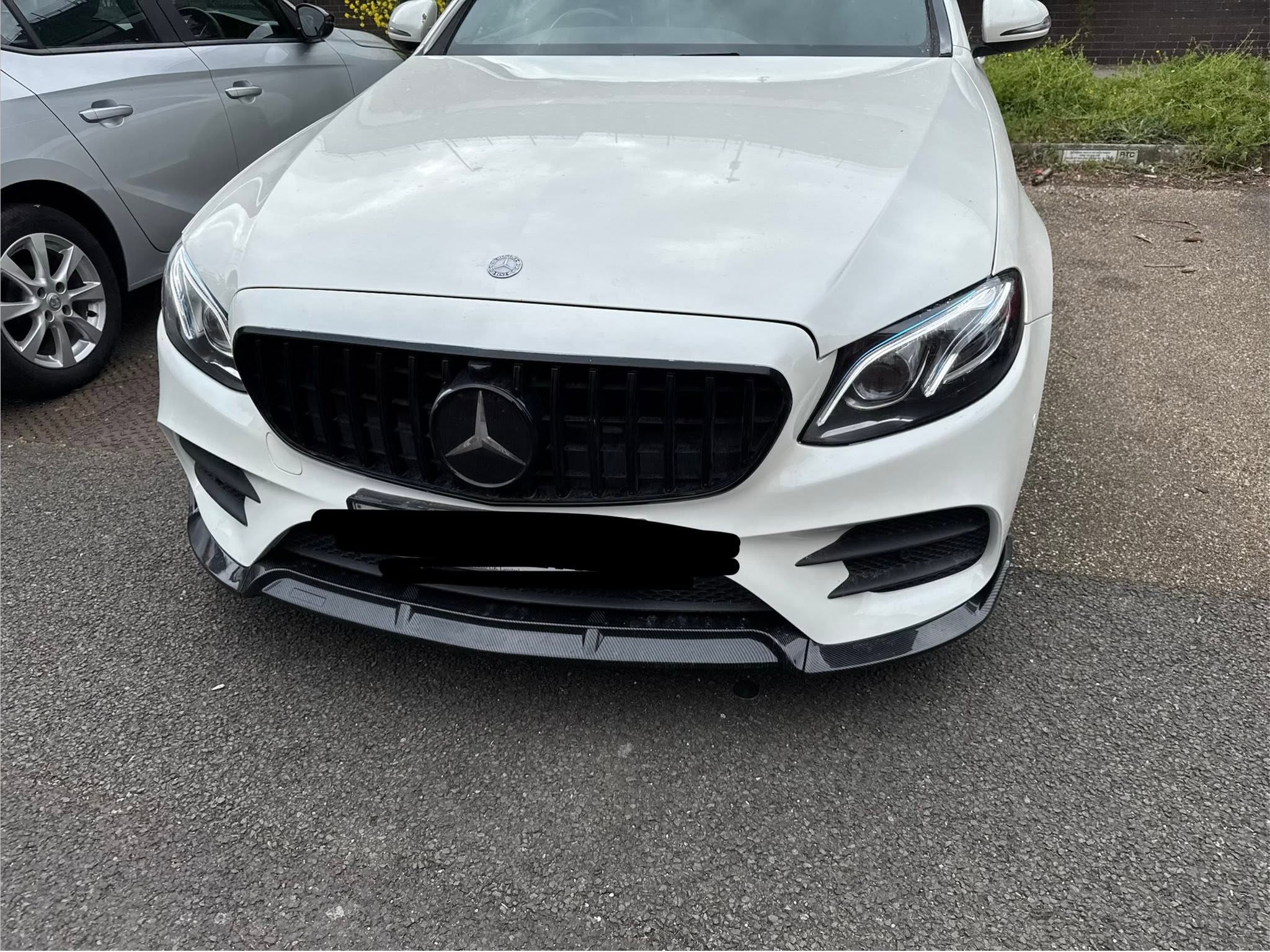 Mercedes — Accident-Damaged Headlight